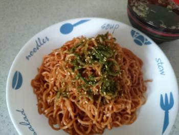 16.2:350:263:300:225:ホンコンやきそば。  :none:1:1::1:”/></p><p>SB食品 ホンコンやきそばと、しじみわかめスープ。</p></div><footer class=